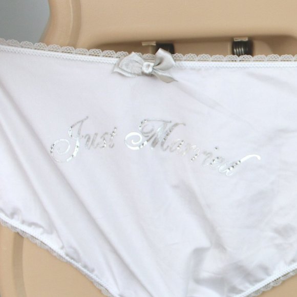 NWT La Senza Just Married Frilly White Panties Lingerie Hipster Panty Large P31 - Picture 2 of 9